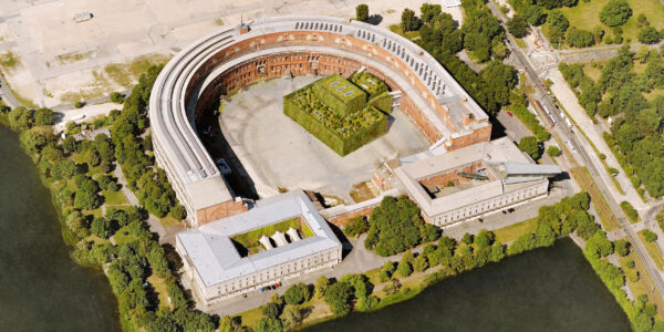 Ergaenzungsbau fuer das-Staatstheater Nuernberg im Innenhof der Kongresshalle